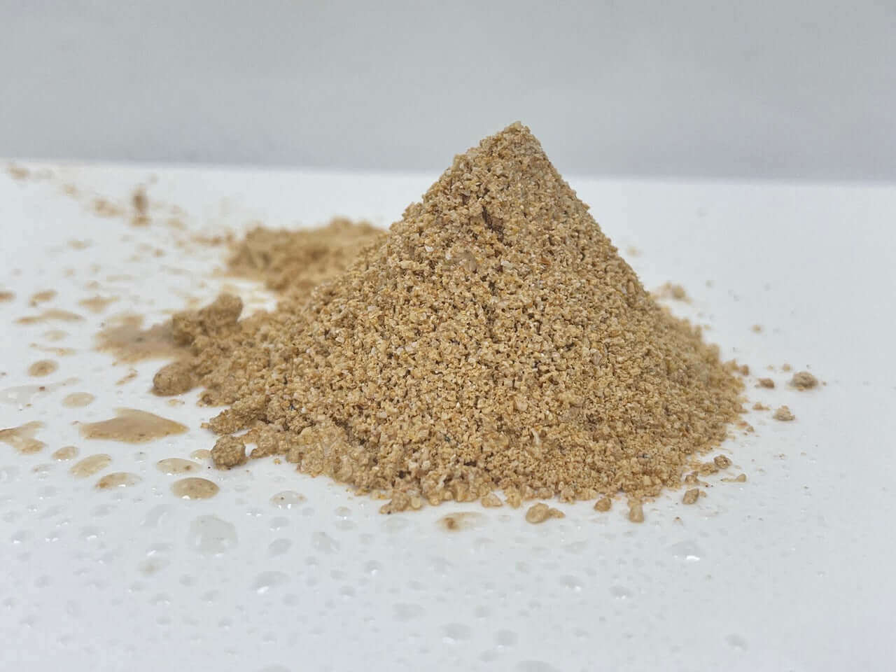 Articolazioni di sabbia gialla 0-1 mm.